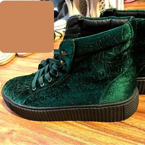 Green paisley velvet boots by Qupid size 10